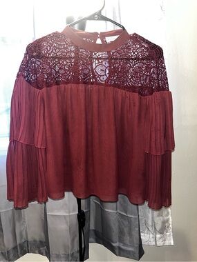 Abercrombie & Fitch Burgundy Crochet Yoke Pleated Blouse Sz M